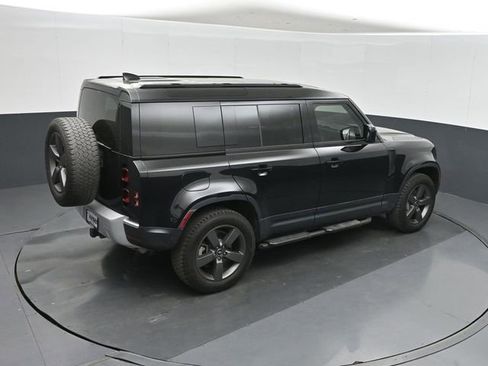 Used 2025 Land Rover Defender 110 S AWD/4WD image 32