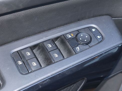 Used 2024 Nissan Pathfinder SV AWD/4WD image 22