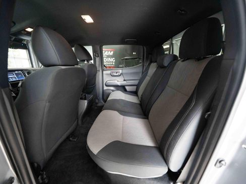Used 2020 Toyota Tacoma TRD Sport AWD/4WD image 23