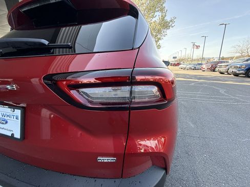 New 2025 Ford Escape SE w/ Class II Trailer Tow Package image 8