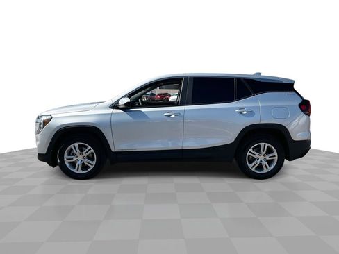 Used 2022 GMC Terrain SLE image 5