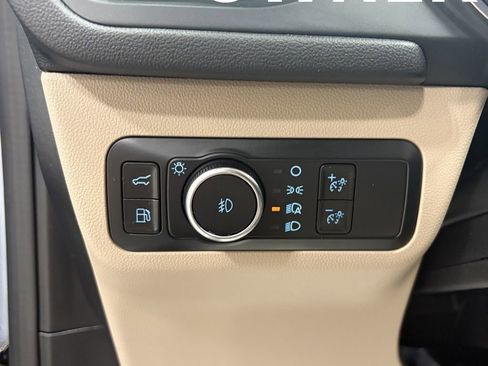 Certified 2022 Ford Escape Titanium w/ Class II Trailer Tow Package image 12