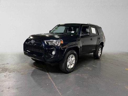 Used 2015 Toyota 4Runner SR5 AWD/4WD image 7