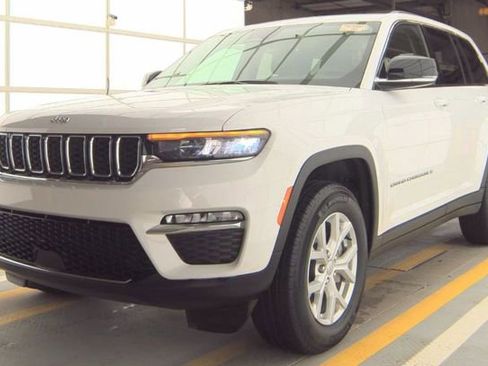 Used 2023 Jeep Grand Cherokee Limited AWD/4WD image 1