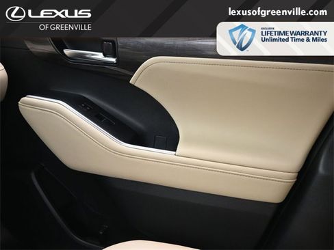 Used 2024 Toyota Highlander Limited image 20