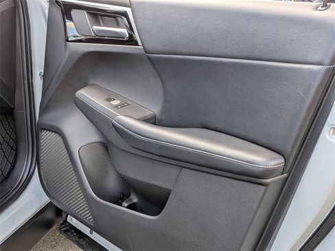 Used 2022 Mitsubishi Outlander SE image 34