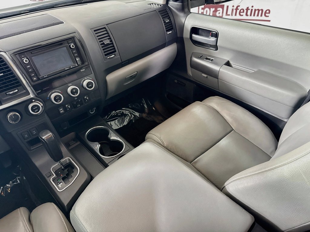 Used 2018 Toyota Sequoia Limited w/ Safety & Convenience Package AWD/4WD image 27