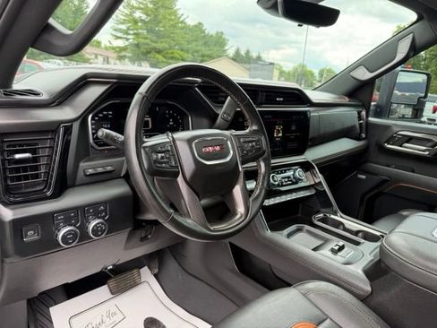 Used 2024 GMC Sierra 2500 AT4 w/ Technology Package AWD/4WD image 28