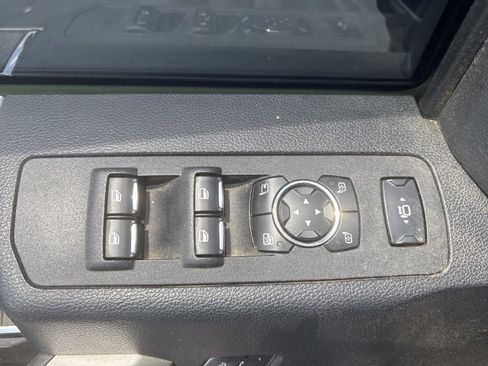 Used 2017 Ford F250 Lariat w/ Lariat Ultimate Package AWD/4WD image 7