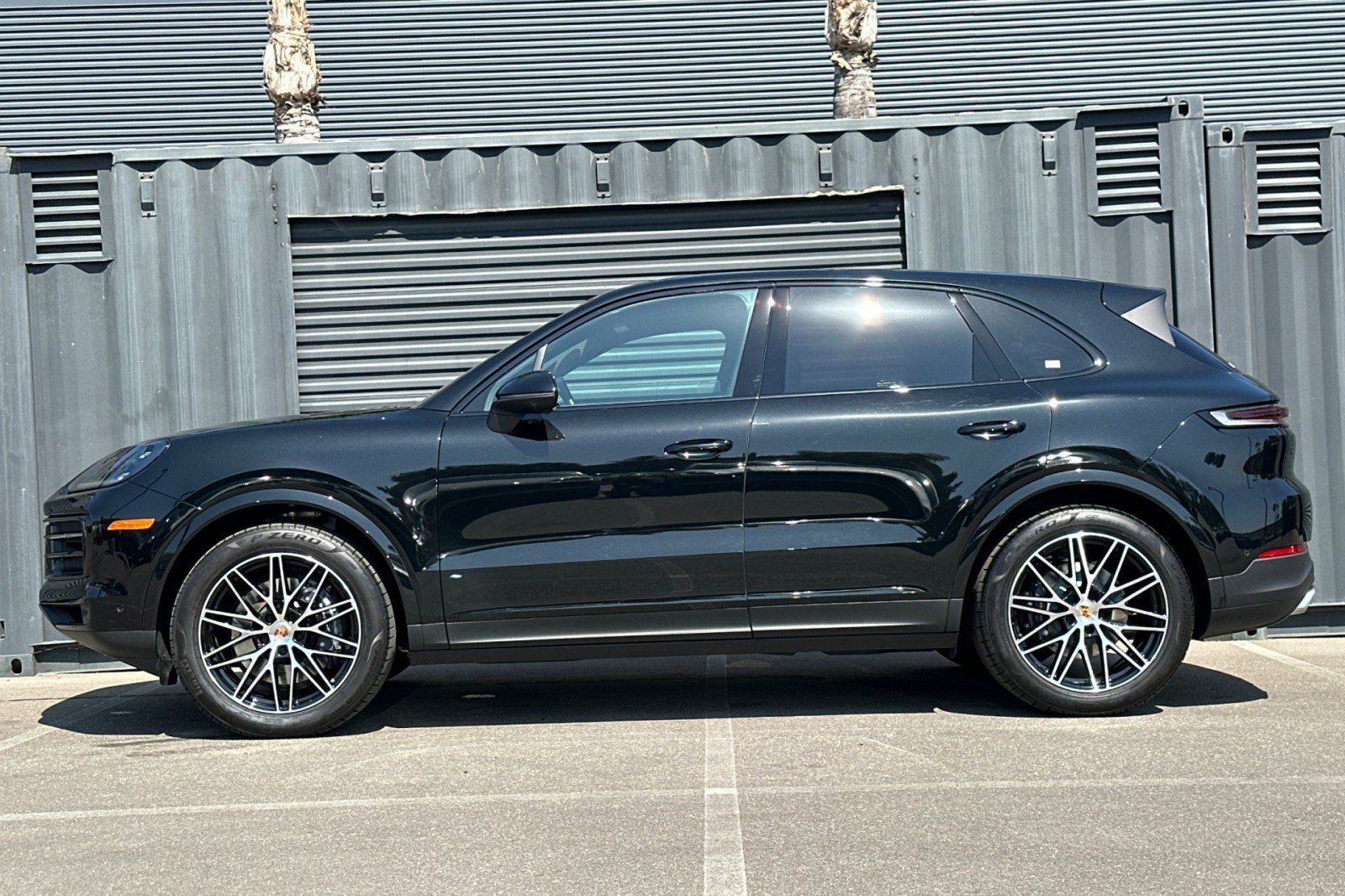 Used 2026 Porsche Cayenne AWD/4WD image 2
