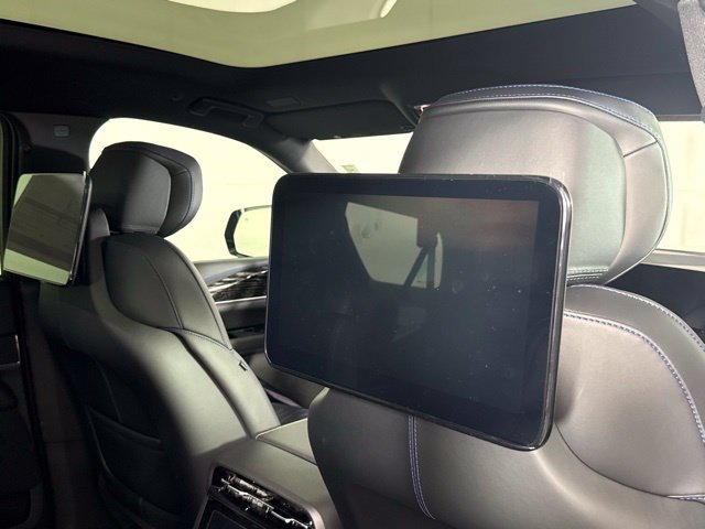 Used 2026 Cadillac Escalade IQL Luxury AWD/4WD image 31