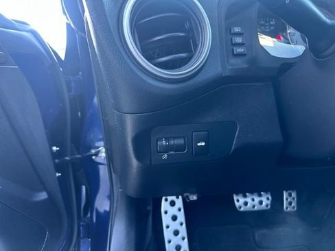 Used 2020 Toyota 86 RWD image 16