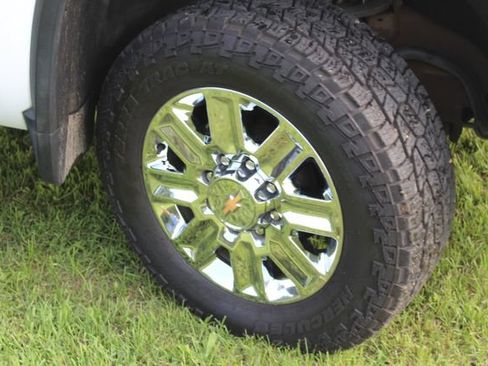 Used 2024 Chevrolet Silverado 2500 High Country w/ Z71 Off-Road Package AWD/4WD image 22
