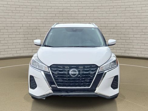 Certified 2024 Nissan Kicks SV FWD image 2