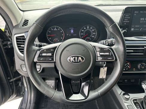 Used 2021 Kia Seltos S FWD image 18