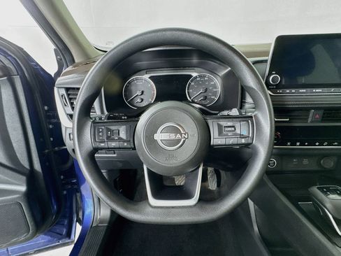 Used 2023 Nissan Rogue SV AWD/4WD image 11