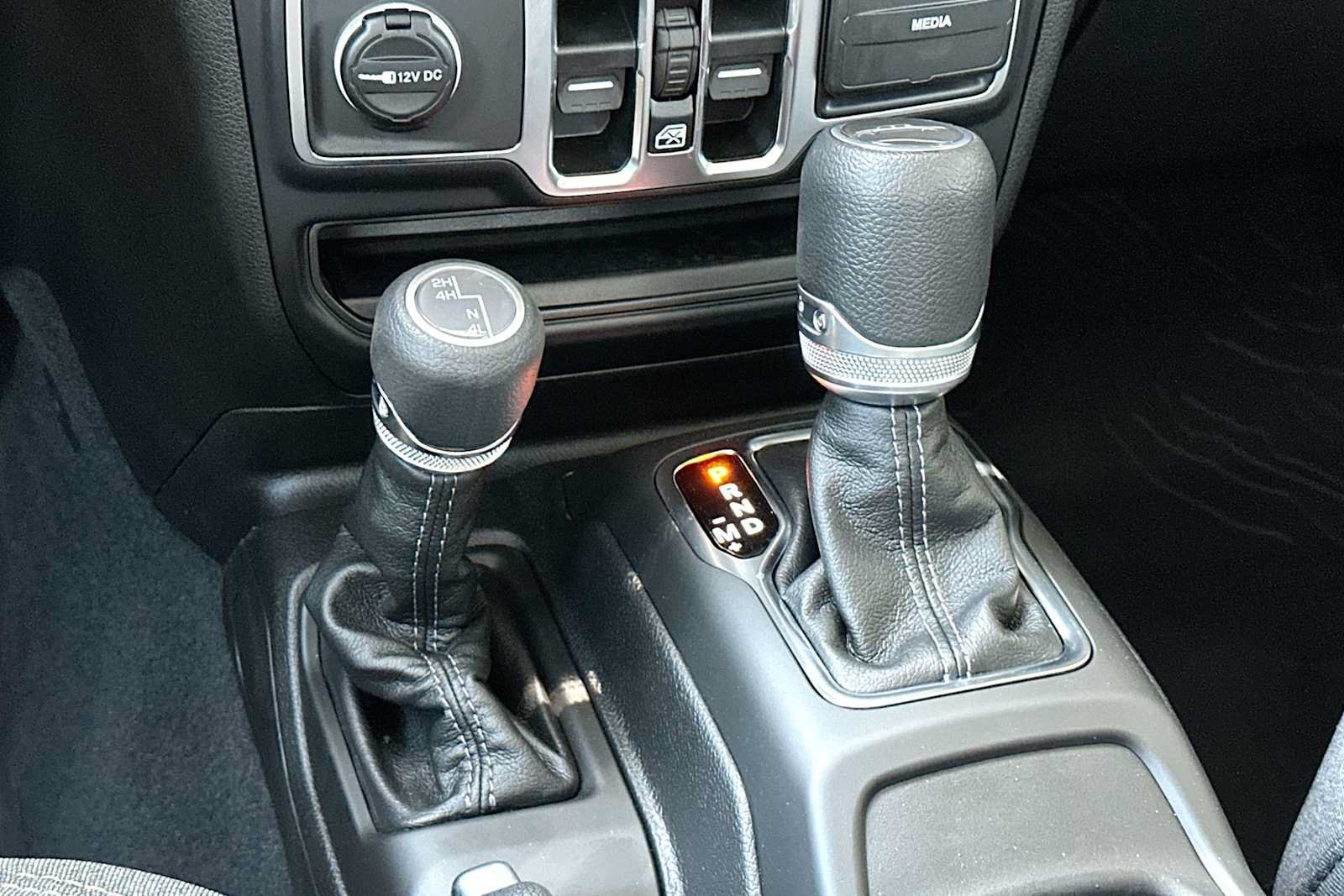 New 2026 Jeep Gladiator Sport AWD/4WD image 21