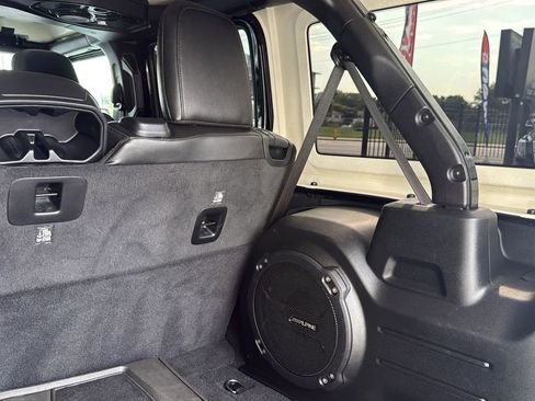 Used 2020 Jeep Wrangler Unlimited Sahara image 43