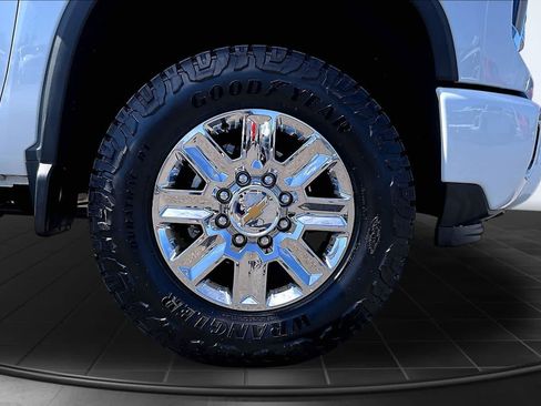Used 2026 Chevrolet Silverado 2500 High Country w/ Technology Package AWD/4WD image 34
