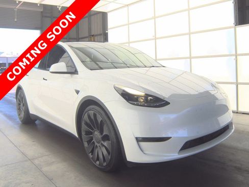 Used 2022 Tesla Model Y Performance AWD/4WD image 3