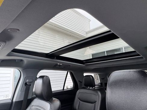 Used 2020 Ford Explorer XLT w/ Equipment Group 202A image 27