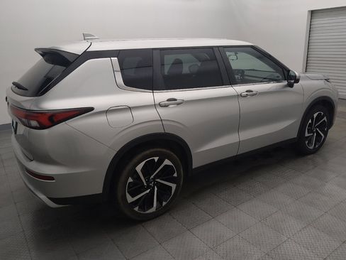 Used 2022 Mitsubishi Outlander SE image 10