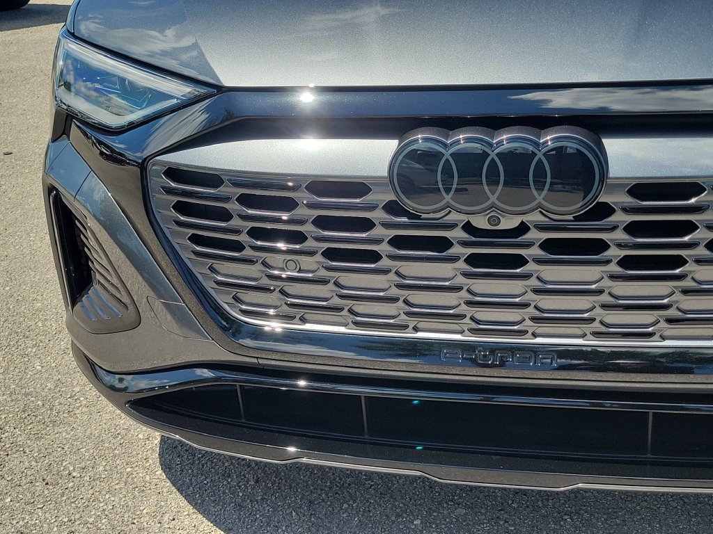 Certified 2024 Audi Q8 e-tron Prestige AWD/4WD image 9