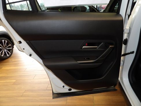 Certified 2025 MAZDA CX-50 AWD 2.5 S w/ Weather Package image 21