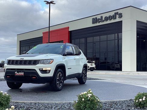 Used 2020 Jeep Compass Trailhawk image 1