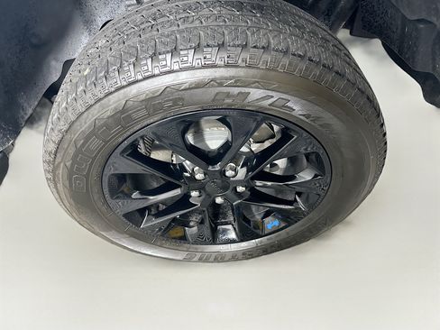 Used 2023 Jeep Wrangler Unlimited Sahara AWD/4WD image 11