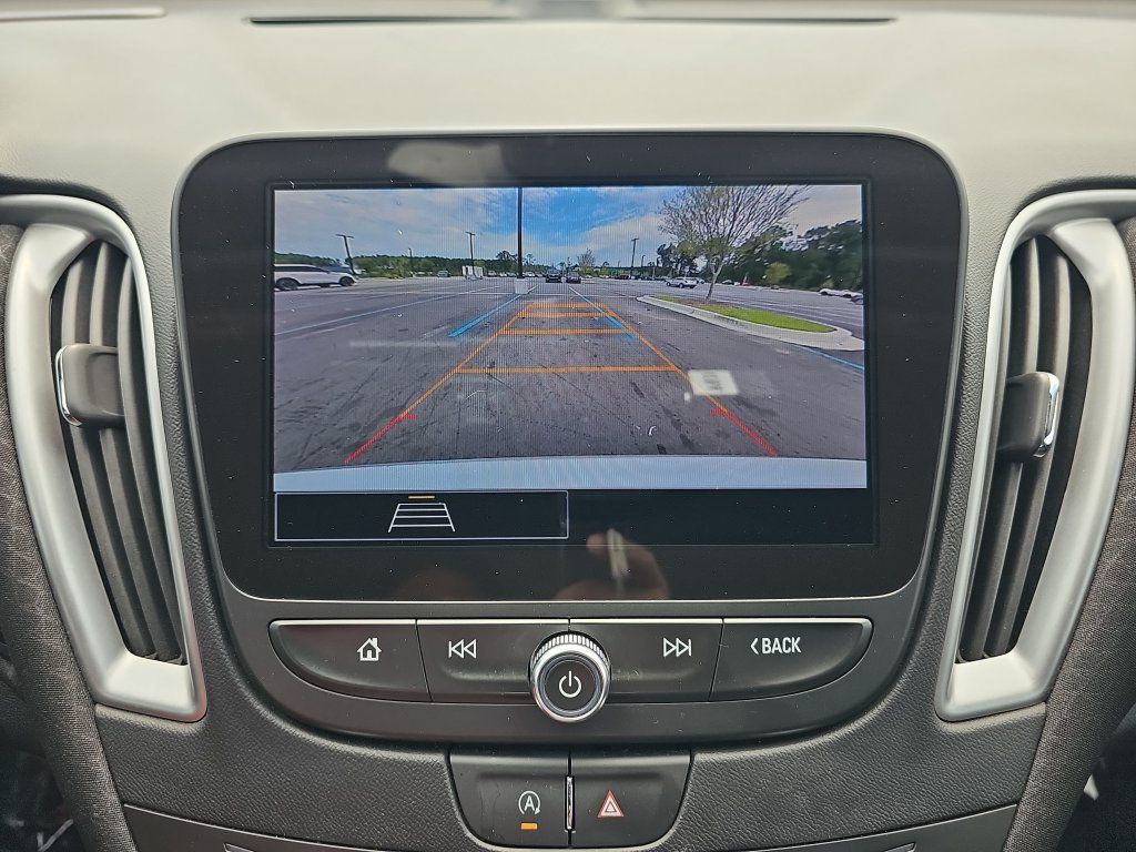 Used 2025 Chevrolet Malibu LT FWD image 23