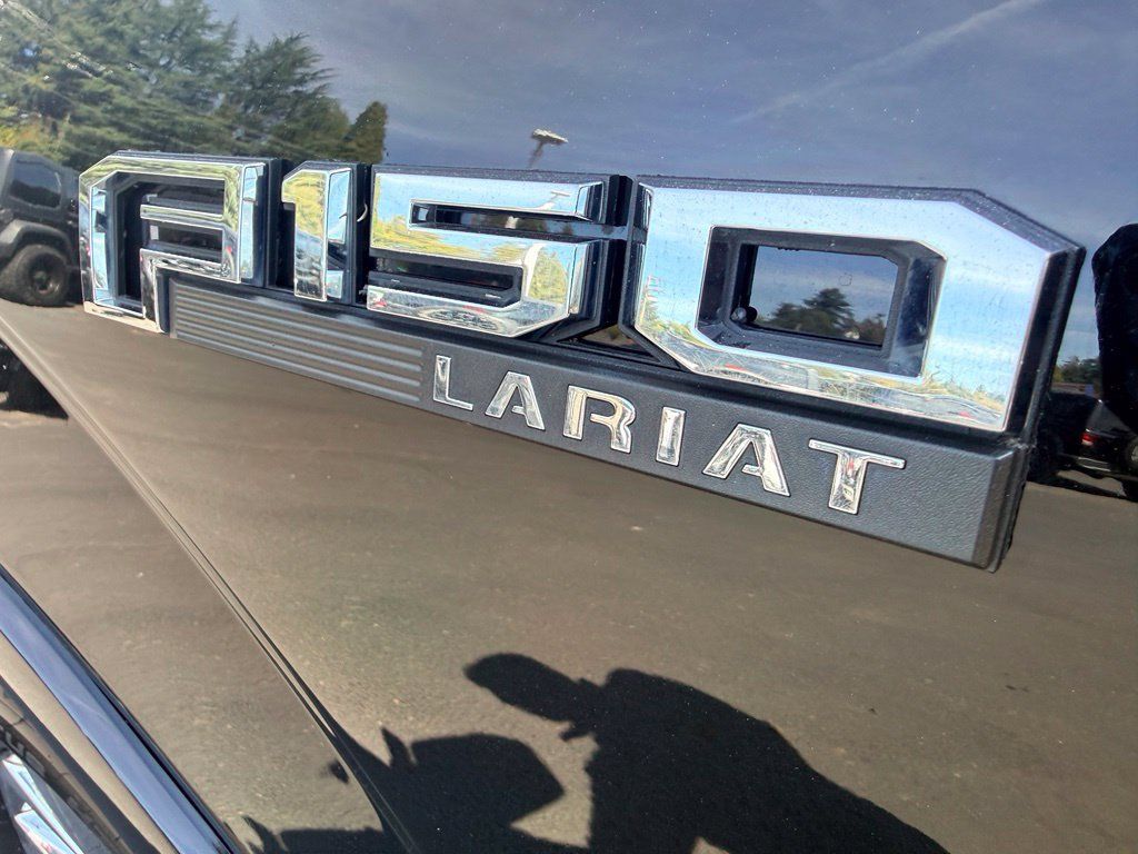 Used 2016 Ford F150 Lariat w/ Equipment Group 502A Luxury AWD/4WD image 11