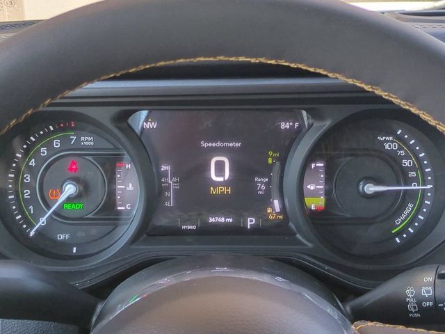 Used 2024 Jeep Wrangler Unlimited Sahara w/ Technology Group AWD/4WD image 27