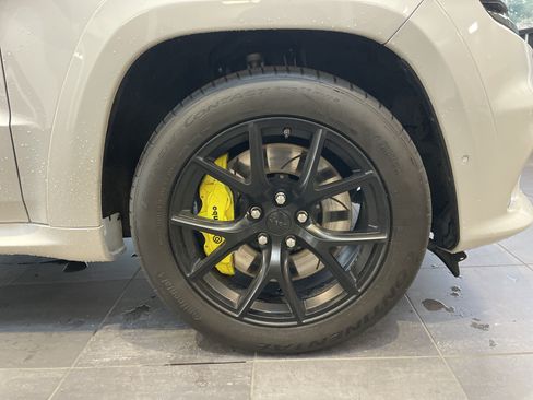 Used 2021 Jeep Grand Cherokee Trackhawk AWD/4WD image 12