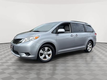 Used 2011 Toyota Sienna LE w/ Towing Pkg