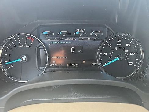 Used 2019 Ford Expedition XLT w/ Equipment Group 202A AWD/4WD image 19