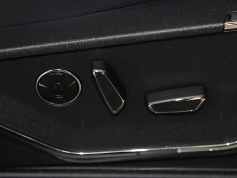 Used 2025 Ford F150 Platinum image 27