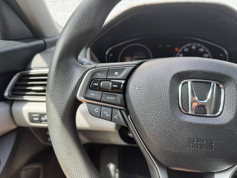 Used 2018 Honda Accord LX image 23