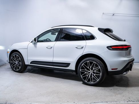 New 2026 Porsche Macan image 2