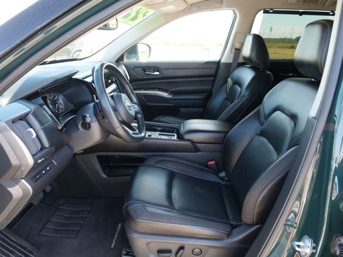 Used 2022 Nissan Pathfinder SL image 17