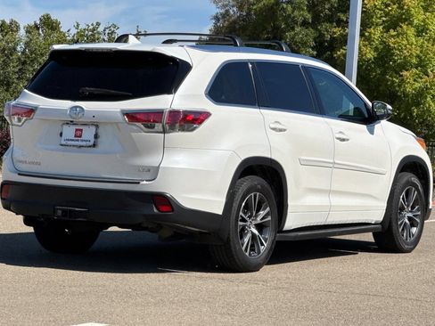 Used 2016 Toyota Highlander XLE FWD image 4