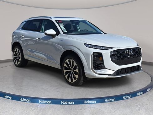 New 2026 Audi Q3 quattro 2.0T AWD/4WD image 3