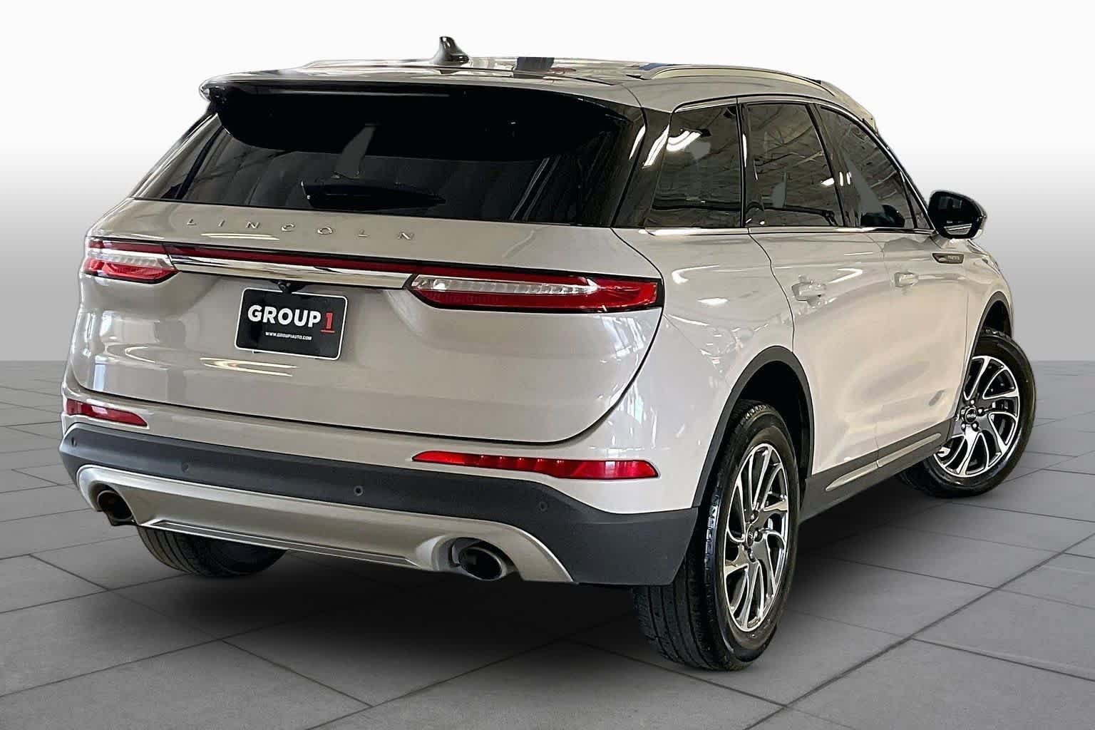 Used 2022 Lincoln Corsair FWD w/ Equipment Group 101A image 12