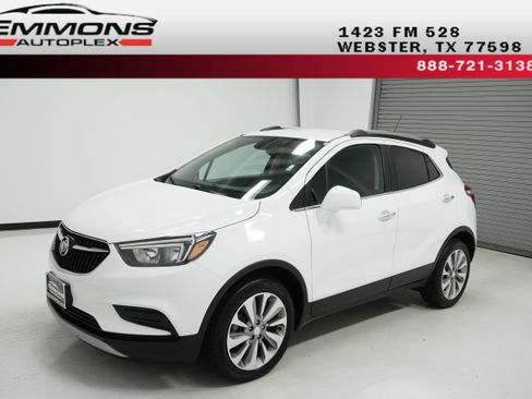 Used 2020 Buick Encore Preferred image 1