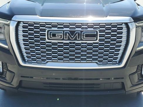 Used 2021 GMC Yukon Denali w/ Denali Ultimate Package RWD image 9