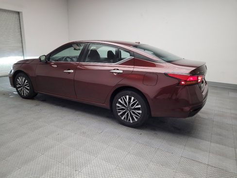 Used 2023 Nissan Altima 2.5 SV image 3