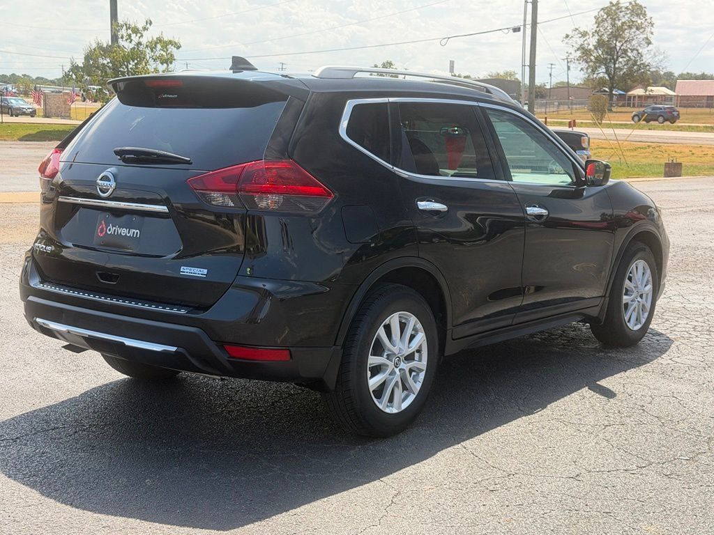 Used 2019 Nissan Rogue S w/ Special Edition Package FWD image 6