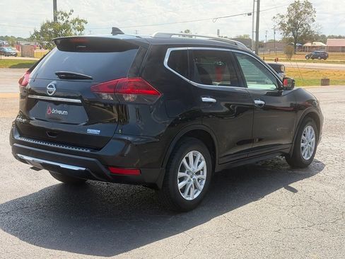 Used 2019 Nissan Rogue S w/ Special Edition Package FWD image 6