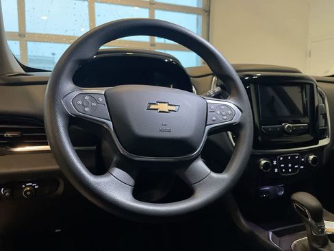 Used 2021 Chevrolet Traverse LS image 14