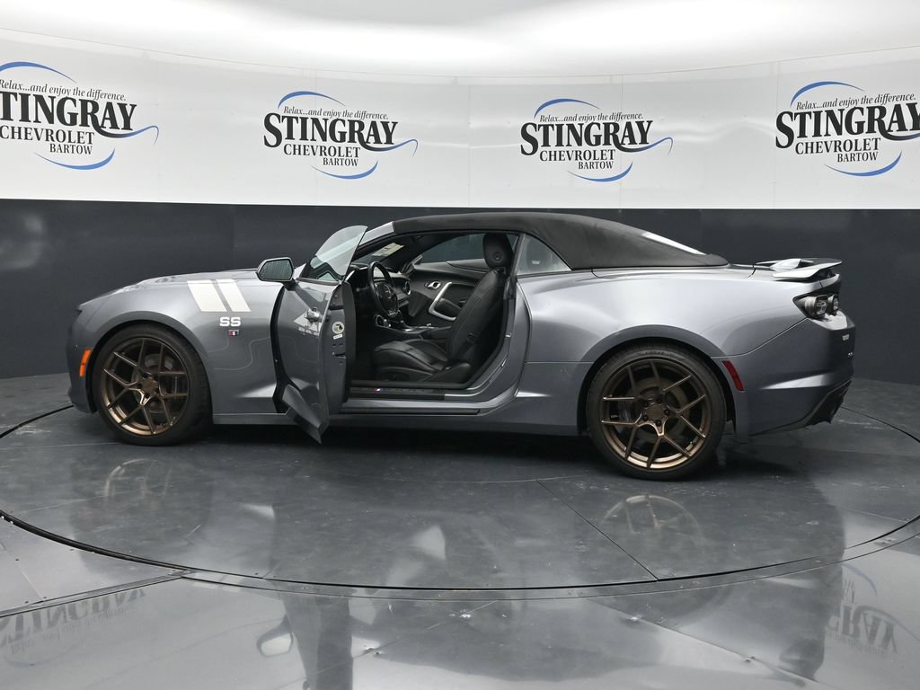 Used 2020 Chevrolet Camaro SS RWD image 36
